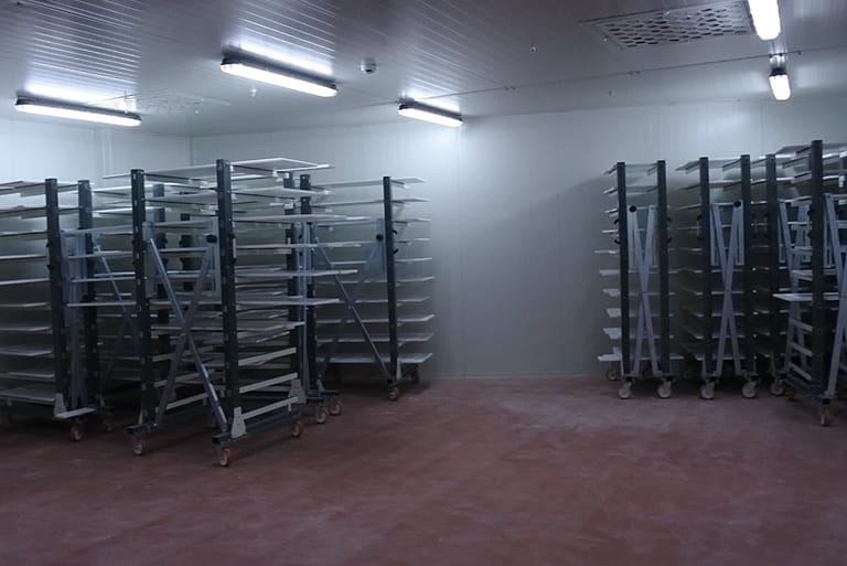 pressurized drying cabinet